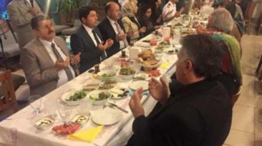 Şehit Aileleri Ve Gaziler İftarda Buluştu