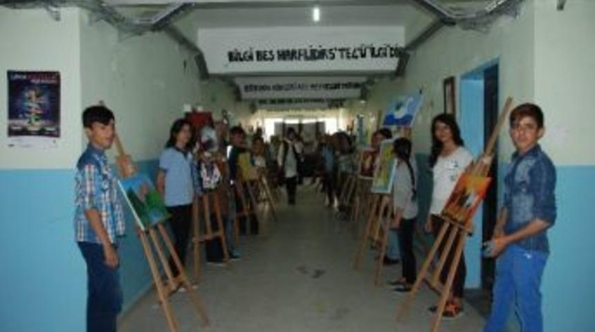 İdil Fatih Ortaokulunda Yılsonu Sergisi