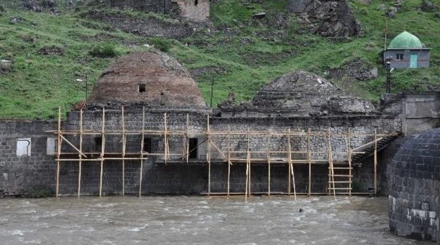 Tarihi Muradiye Hamamı Yapımına Başlandı