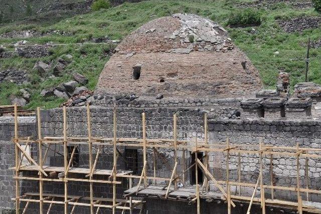 Tarihi Muradiye Hamamı Yapımına Başlandı