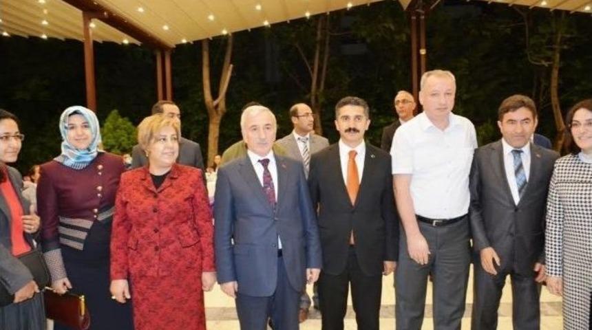 Vali Kamçı, Şehit Ve Gazi Aileleri İle İftar Yemeğinde Bir Araya Geldi