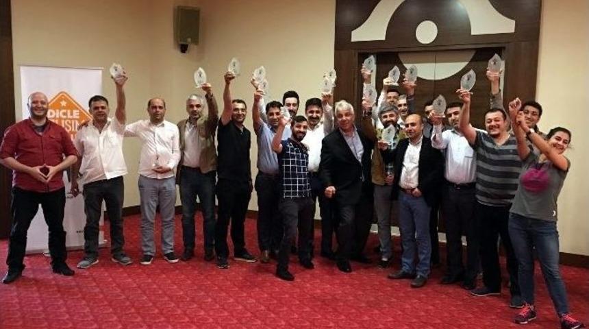 Dicle Akademi Ve Lınkage İşbirliği İlk Mezunlarını Verdi