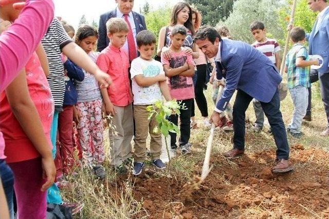 Atb Gençlik, Köy Çocuklarına Tarımı Anlattı