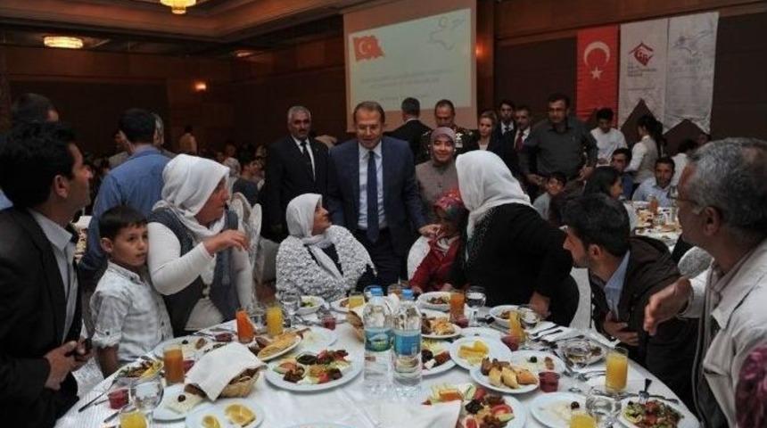 Vali Taşyapan Şehit Yakınları Ve Gazilerle Bir Araya Geldi