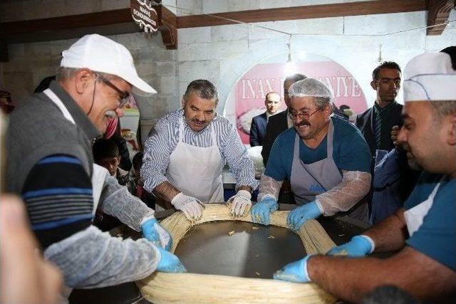 Başkan Çelik Ramazan Sokağı’nı Ziyaret Etti