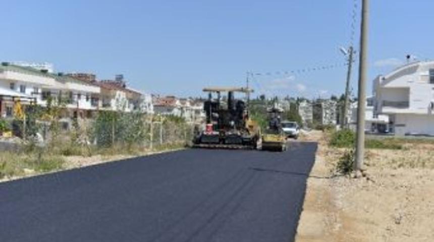 G&uuml;zeloba Mahallesi&rsquo;nde Sıcak Asfalt &Ccedil;alışması