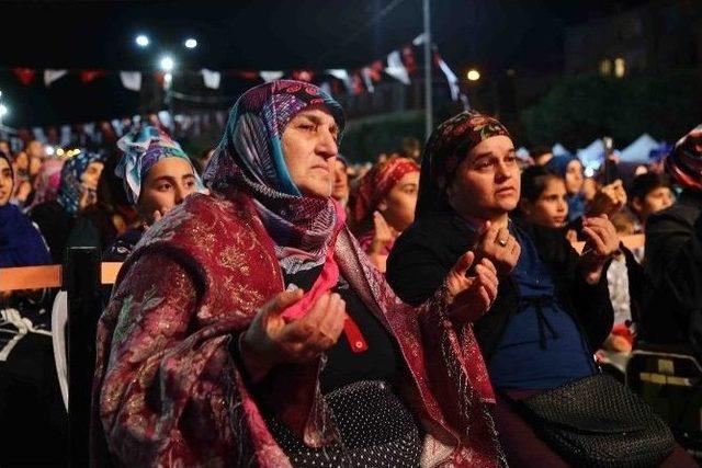 Nihat Hatipoğlu: “hz. Peygambersiz Din Kurmaya Çalışıyorlar”