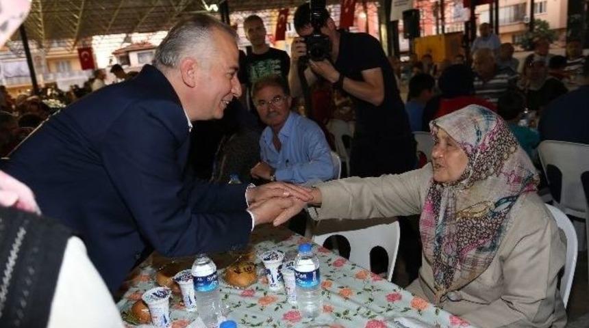 Denizli Karaman Ve Değirmen&ouml;n&uuml; Mahalle Sakinleriyle İftarda Buluştu