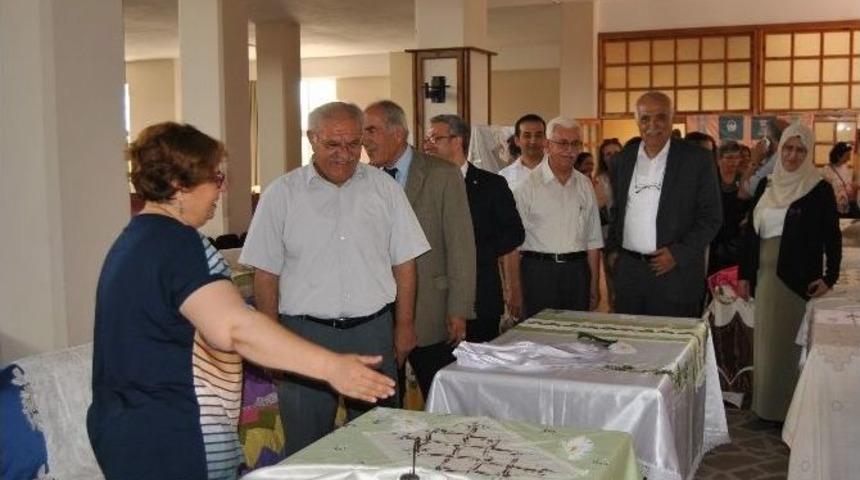 Mersin Cemevi Kursiyerleri Emeklerini Sergiledi