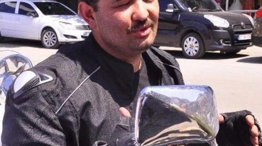 T&uuml;rkiye&rsquo;yi Gezerek Engellilerin Sorunlarını Anlatıyor