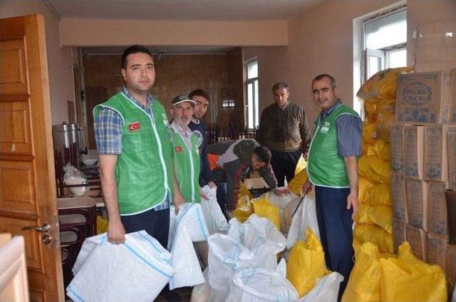 Gürcistan’daki Yetimlere Gemlik Belediyesi Eli Uzandı