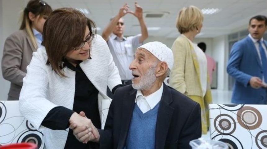 Şahin, Huzurevi Sakinleriyle İftar Yaptı