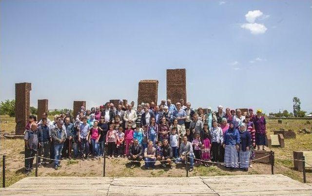 Ahıska Türklerine Tarihi Mekanlar Gezdirildi