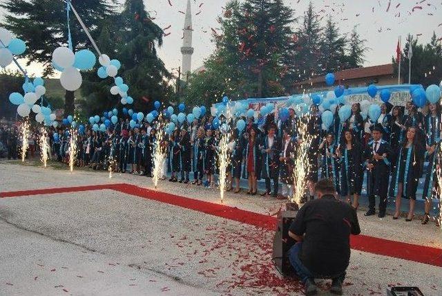 Bozüyük Mimar Sinan Mesleki Ve Teknik Anadolu Lisesi’nde Mezuniyet Töreni