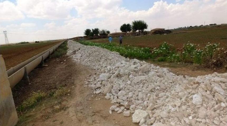 Harran Belediyesi &Ccedil;alışmalarına Kırsalda Devam Ediyor