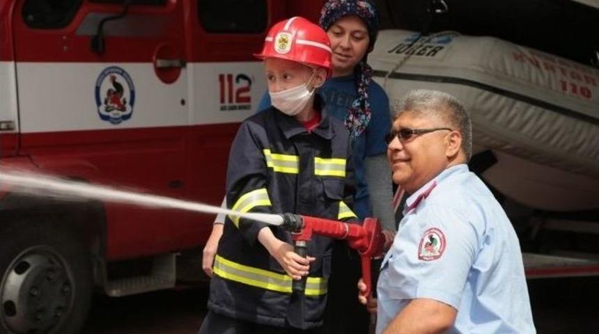 L&uuml;semili K&uuml;&ccedil;&uuml;k Furkan, İtfaiyeci Oldu