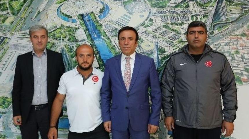 Canikli Milli Sporcu Madalya Peşinde