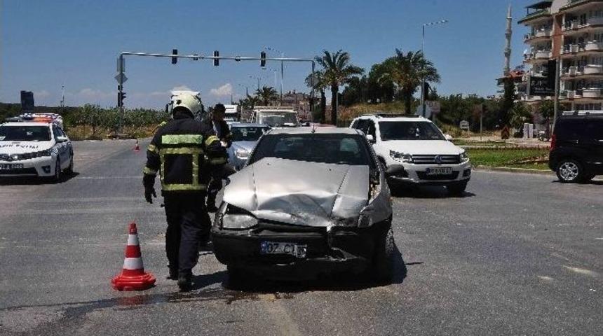 Manavgat&rsquo;ta Trafik Kazası: 1 Yaralı