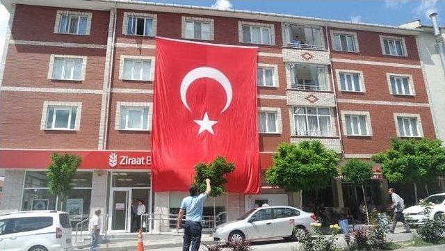 Edirne, Şehidi İçin Türk Bayraklarıyla Donatıldı