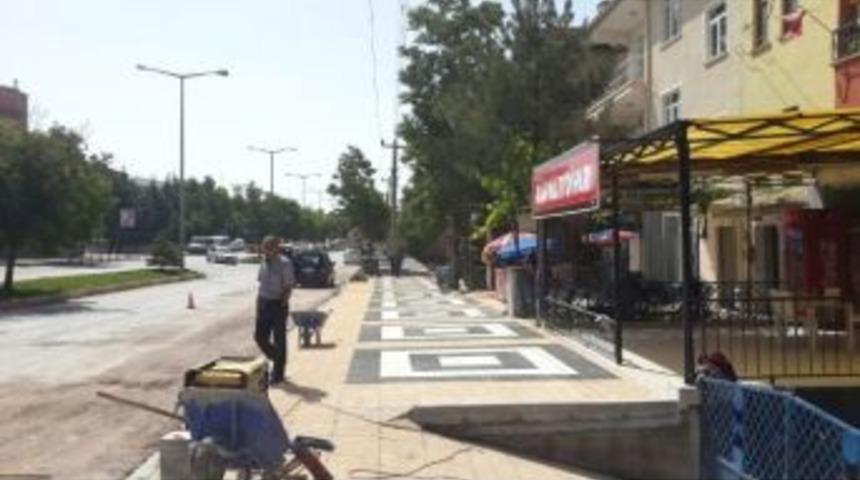 Aksaray Belediyesi Şehre Modern Kaldırımlar Yapıyor