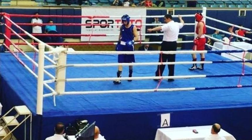 Ağrılı Boks&ouml;rler T&uuml;rkiye &Uuml;&ccedil;&uuml;nc&uuml;s&uuml;