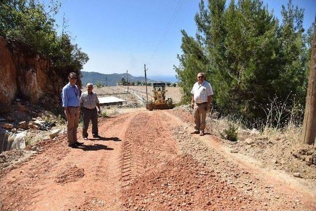 Alanya Belediyesi’nden Yol Açma Ve Genişletme Çalışmaları