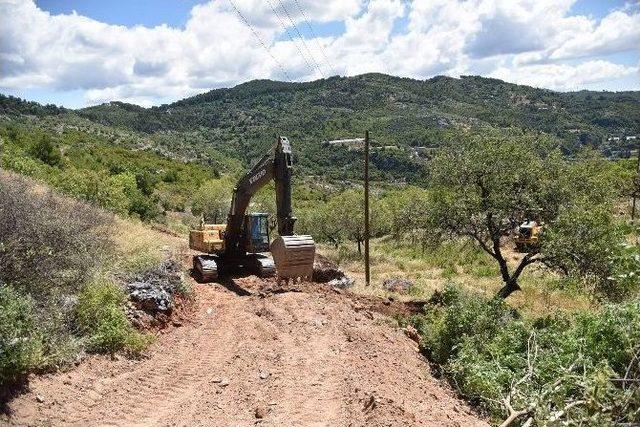 Alanya Belediyesi’nden Yol Açma Ve Genişletme Çalışmaları