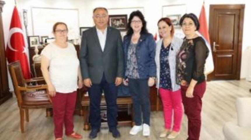 Chp&rsquo;li Kadınlardan Salman&rsquo;a Ziyaret