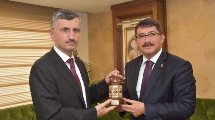 Vali Bektaş&rsquo;tan Başkan &Ccedil;elik&rsquo;e Veda Ziyareti