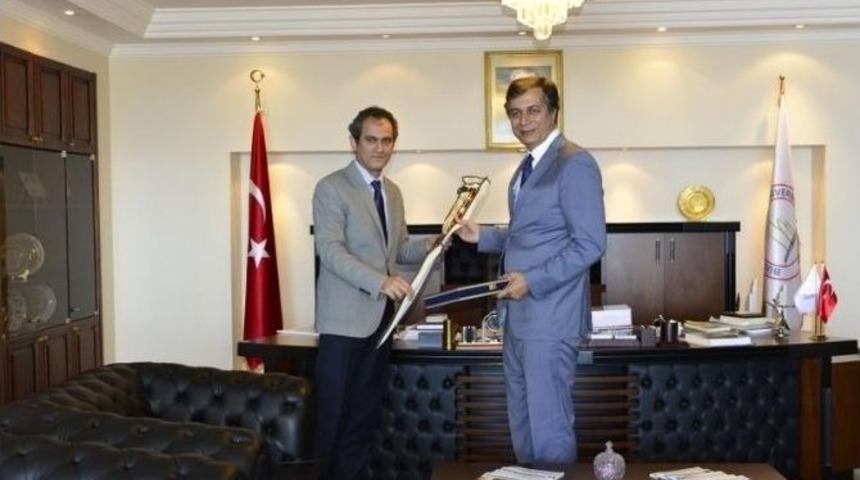 Başsavcı Topuz&rsquo;dan Rekt&ouml;r &Ouml;zer&rsquo;e Veda Ziyareti