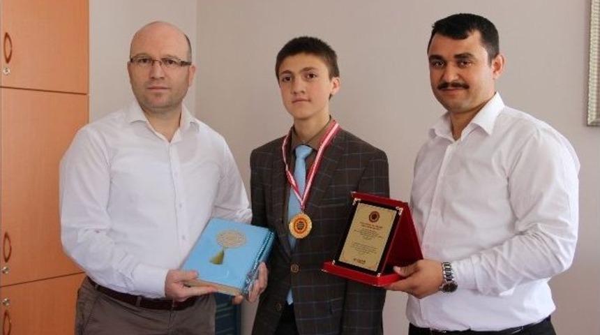 Şiir Yarışmasında Birinci Oldu En İyi Okullardan Teklif Yağdı