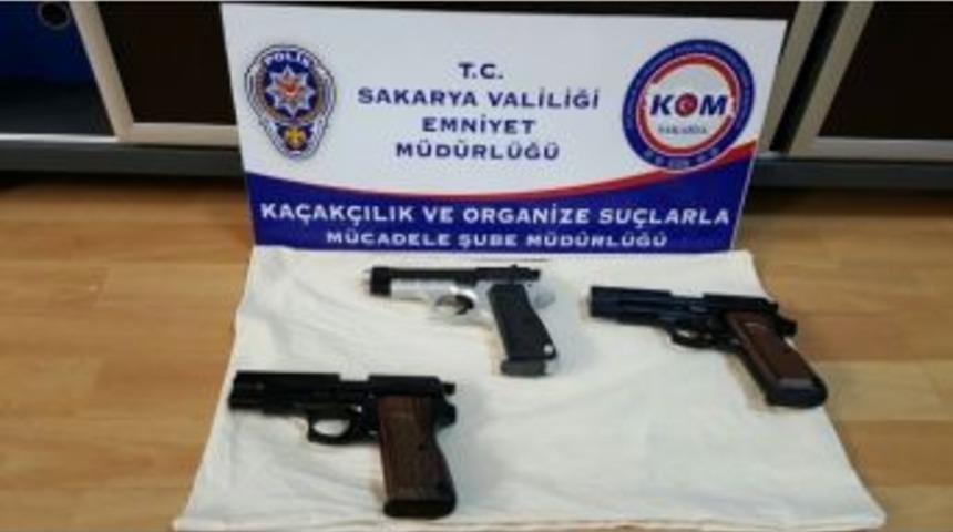 Sakarya&rsquo;da 3 Adet El Yapımı Tabanca Ele Ge&ccedil;irildi