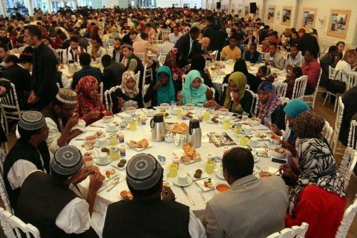 Sudanlı Müslümanlar Sultangazi İftar Çadırında Yöresel Yemekleriyle İftar Yaptı G4