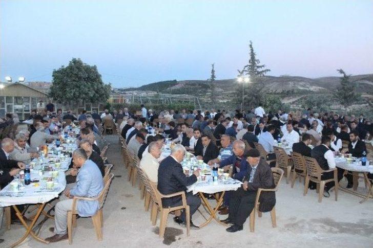 Belediye Başkanı Kara, İftar Yemeği Verdi G2