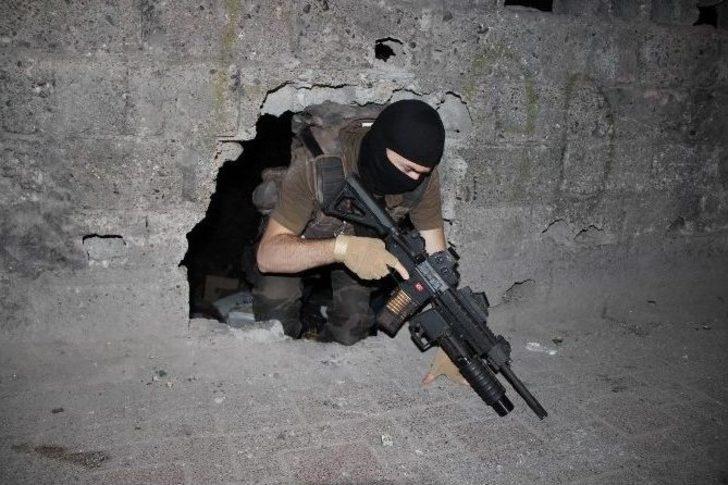 Diyarbakır’da 500 Polisle Dev Huzur Operasyonu Yapıldı G2