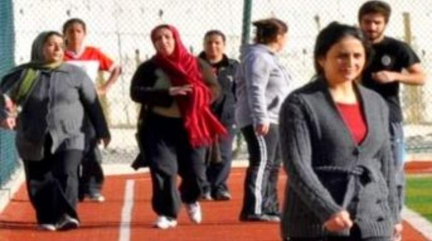 Hakkari&rsquo;de &ldquo;ailemle Spor Yapıyorum&rdquo; Etkinliği