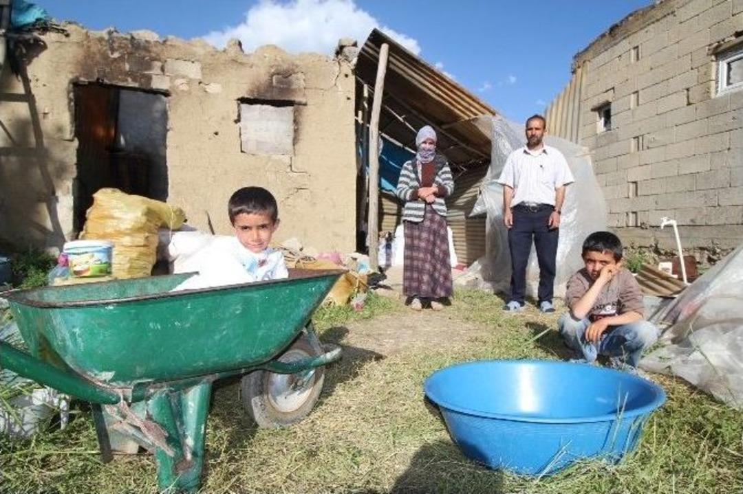 Evleri Yıkılan Aykut Ailesinin Y&uuml;rek Burkan Dramı