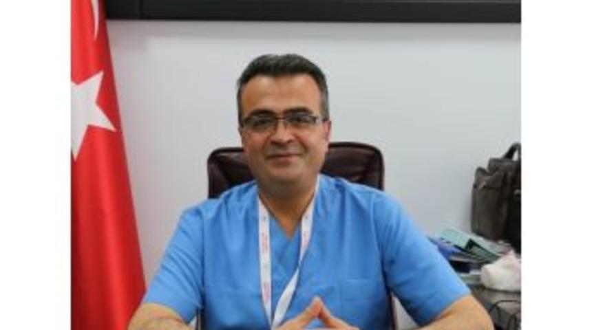 Ramazan&rsquo;da Soğuk Sıvı T&uuml;ketimi Ağız Kokusuna Neden Oluyor