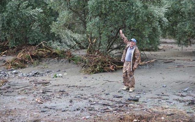 Hatay’da Şiddetli Yağış Sele Neden Oldu