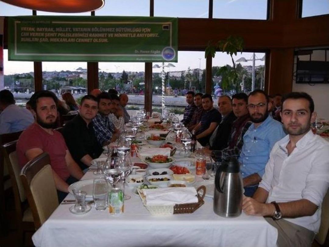 Başkan Hasan Akg&uuml;n: &ldquo;huzurumuzu Kahraman Polislerimize Bor&ccedil;luyuz&rdquo;