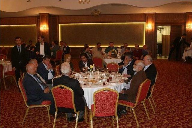 Ak Parti’nin Trabzon’daki Kurucuları İftar Yemeğinde Bir Araya Geldi