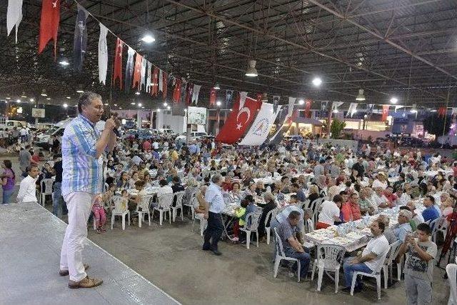 Muratpaşa Belediyesi’nin İftar Sofraları Devam Ediyor