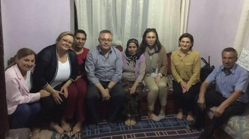 Chp Uşak Y&ouml;netimi İftarlarını Uşaklılarla Yapıyor