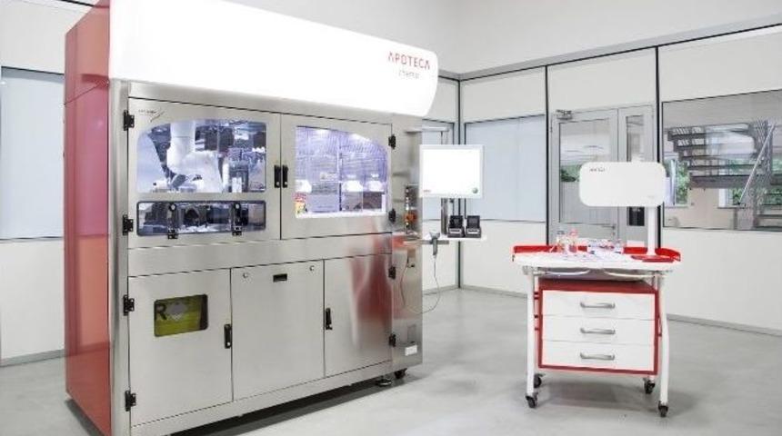 İzmir Üniversitesi Hastanesi’nde Robotik Teknoloji Dönemi