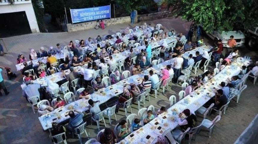 Büyükşehir İftar Sofralarına Yoğun İlgi