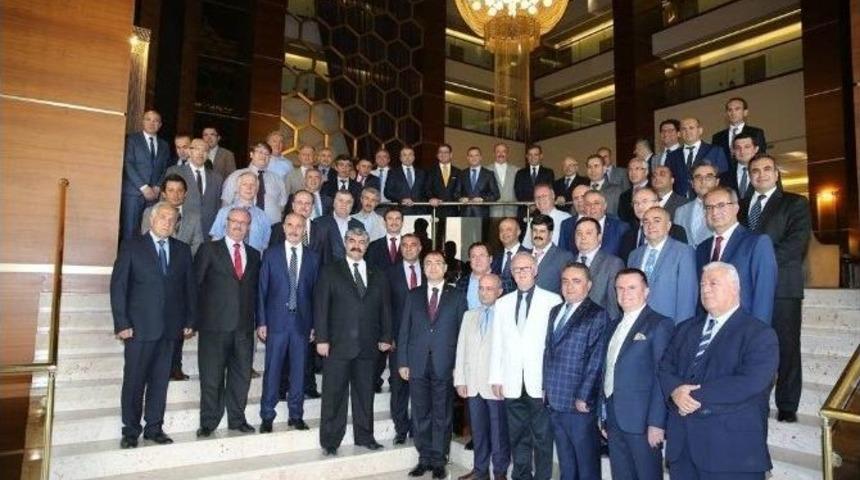 Vali Toprak, Veda Yemeğinde Konuştu: