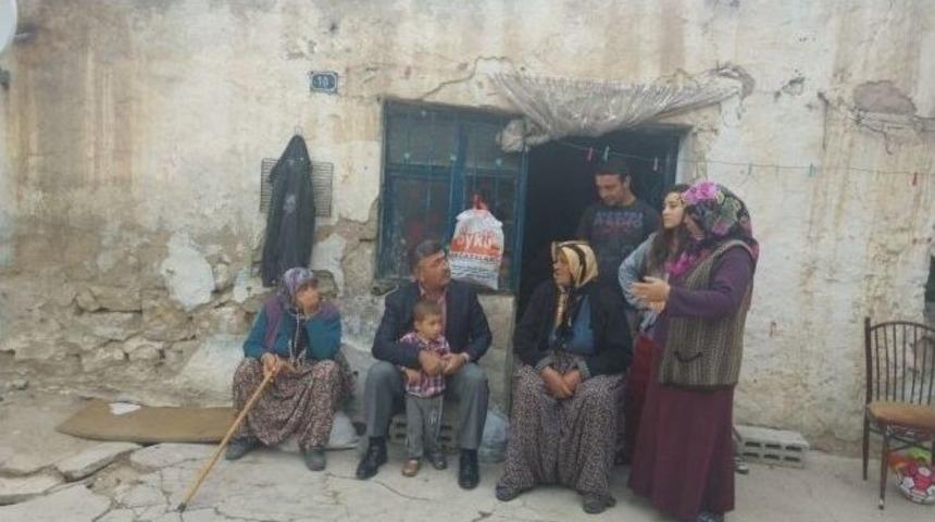 Niğde Belediye Başkanı Faruk Akdoğan, &Ccedil;at Kapı Ev Ziyaretleri Yapıyor