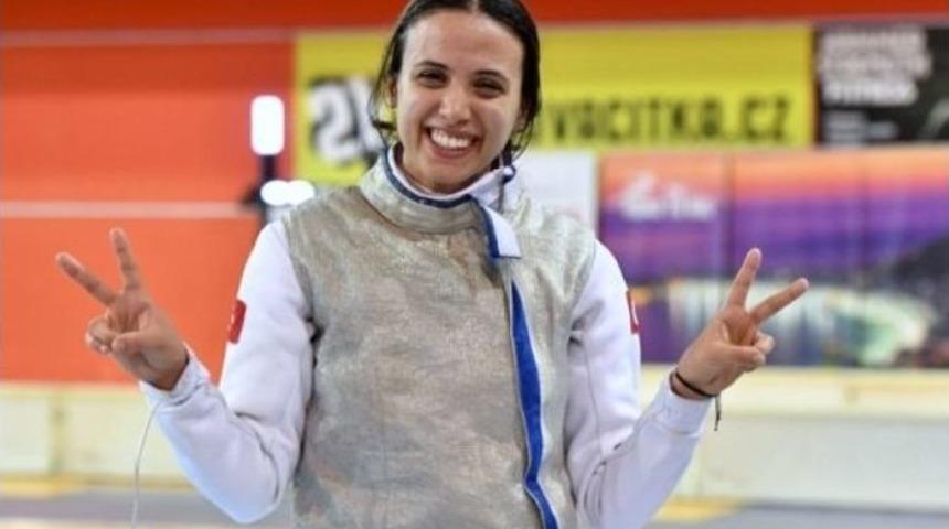 Eskrim Sporcusu İrem Karamete7nin Başarısı Gediz&rsquo;i Gururlandırdı
