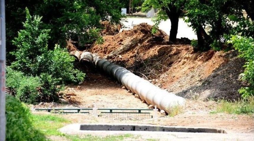 Kuluncak&rsquo;ta Meydan D&uuml;zenleme &Ccedil;alışması Yapılıyor