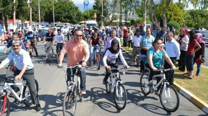 Bozyazı&rsquo;da &Ouml;ğrencilere Sağlıklı Yaşam İ&ccedil;in Bisiklet Dağıtıldı